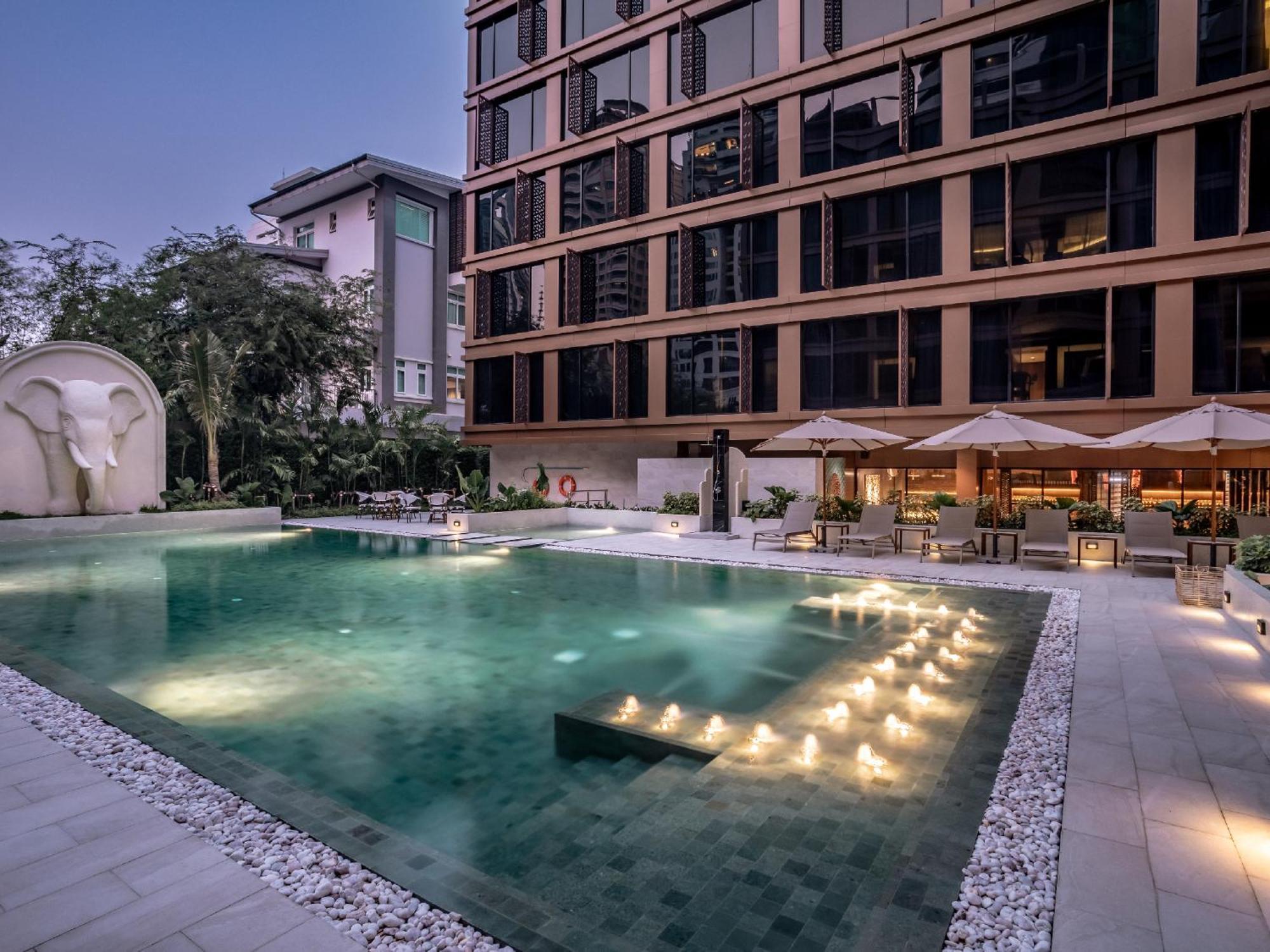 Nysa Hotel Bangkok Sukhumvit 11 Exterior foto The hotel's pool